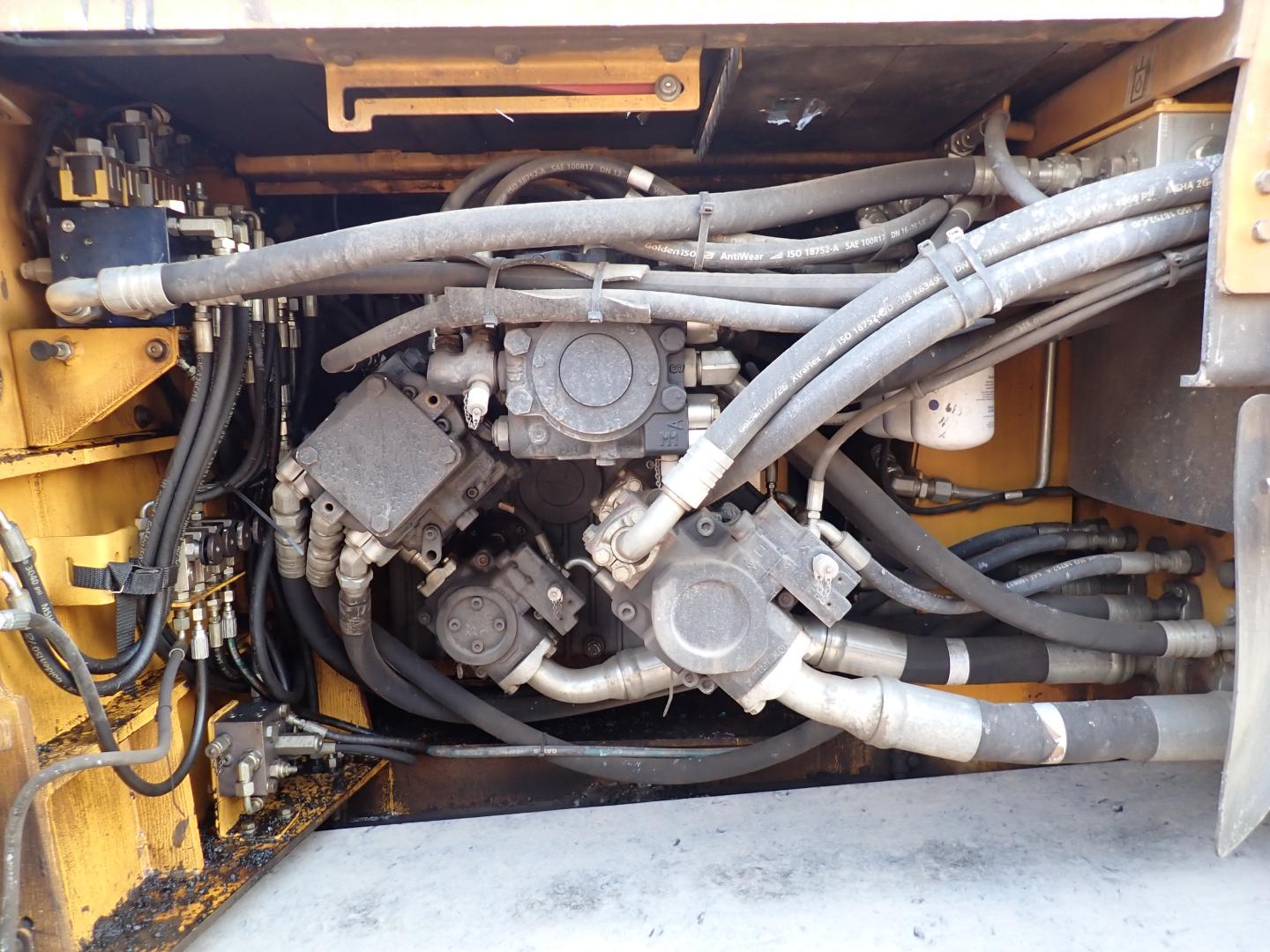 ./imagenes/INVOICE/2019/16497/PAVIMENTADORA VOLVO_P7110 (38).JPG